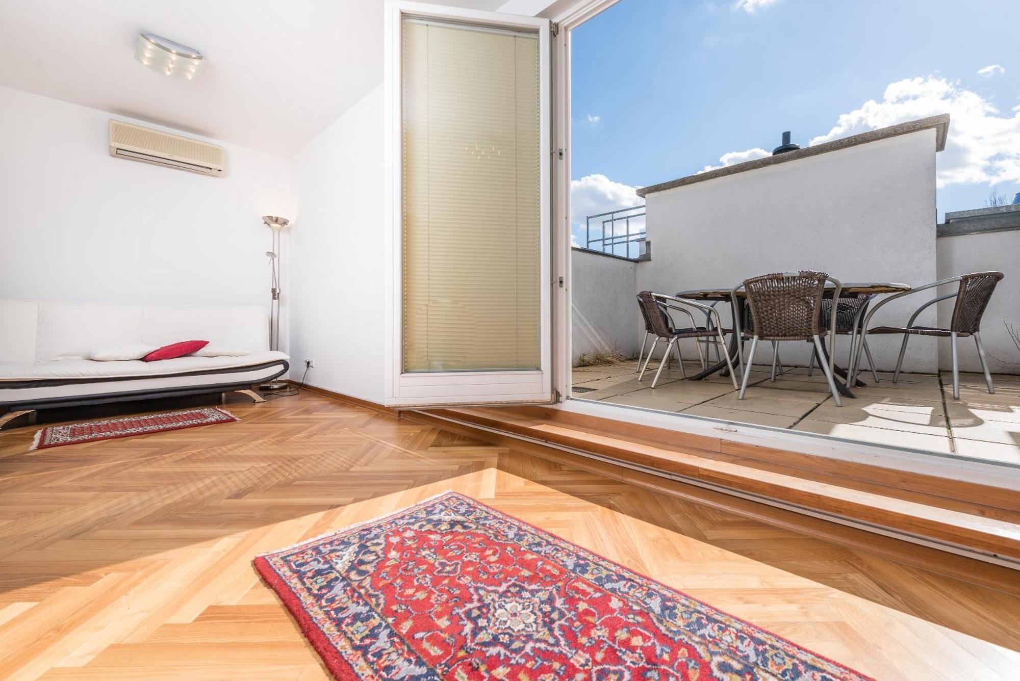 Next To Stateopera With Aircondition Apartamento