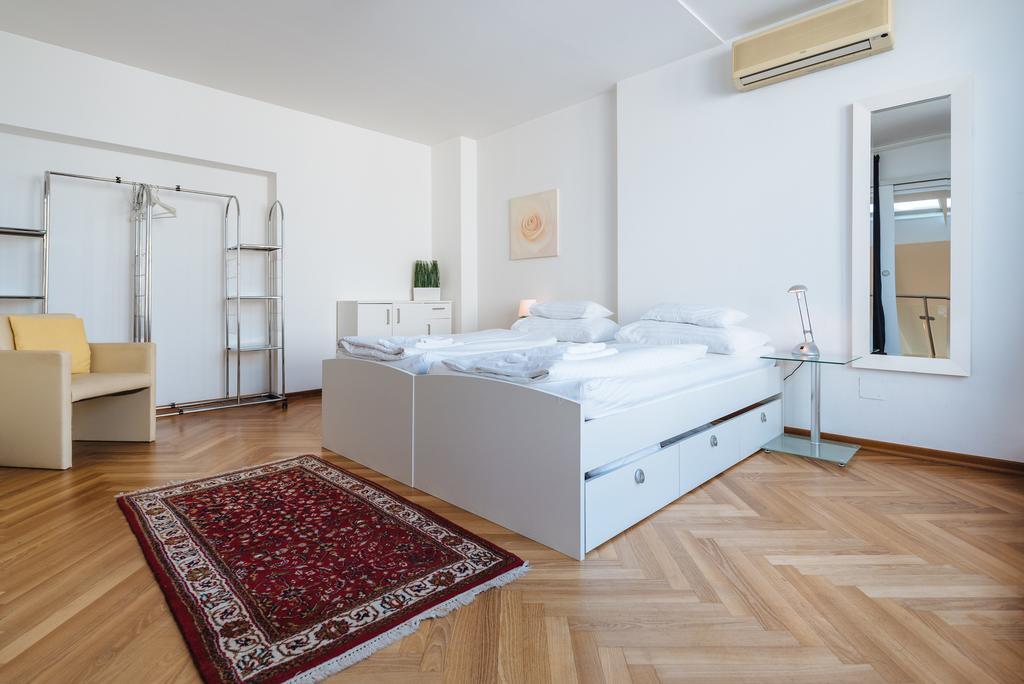 Next To Stateopera With Aircondition Apartamento *